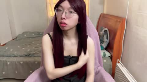 lili online show from 10/30/25, 03:41