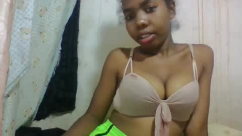Snapshot of tsaralaza chatting on 09/27/25, 06:02 tsaralaza online show from 09/27/25, 06:02