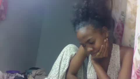 Snapshot of tsaralaza chatting on 10/16/25, 12:17 tsaralaza online show from 10/16/25, 12:17