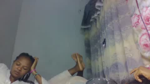 Snapshot of tsaralaza chatting on 10/18/25, 06:19 tsaralaza online show from 10/18/25, 06:19