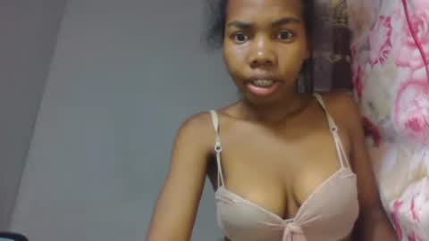 Snapshot of tsaralaza chatting on 10/19/25, 11:11 tsaralaza online show from 10/19/25, 11:11