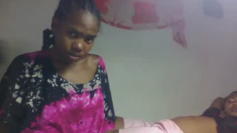 tsaralaza online show from 11/24/25, 11:10