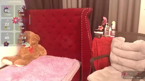 Snapshot of tsasianseductivehot chatting on 09/27/25, 11:37 YourBella online show from 09/27/25, 11:37