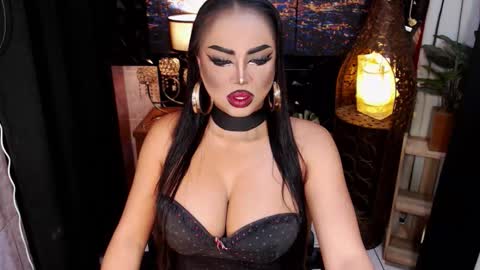 Snapshot of tsdarkdevon chatting on 12/15/25, 04:17 tsdarkdevon online show from 12/15/25, 04:17