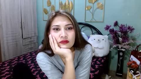 SHENA  online show from 02/17/25, 06:59