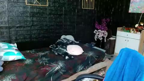 SHENA  online show from 03/25/26, 03:01