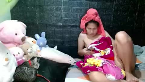 SHENA  online show from 04/17/26, 05:27