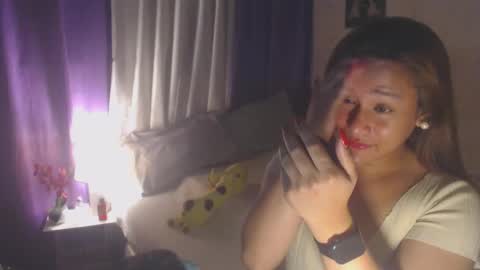 Snapshot of tspam19 chatting on 11/24/25, 10:37 PAM online show from 11/24/25, 10:37