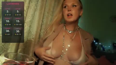 Annika online show from 10/15/25, 09:09