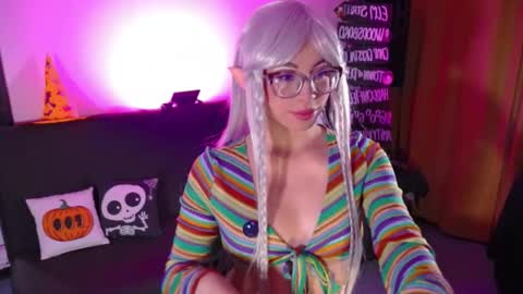 Snapshot of tsukicherry chatting on 10/25/25, 01:35 Cherry Moon online show from 10/25/25, 01:35