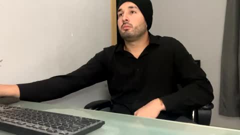 Snapshot of tuamante000 chatting on 12/05/24, 03:39 Stimulation make me Cum in Public or in Pvt online show from 12/05/24, 03:39