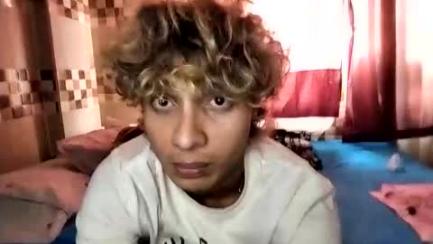 Snapshot of tubebecito12 chatting on 11/11/25, 08:09 tubebecito12 online show from 11/11/25, 08:09