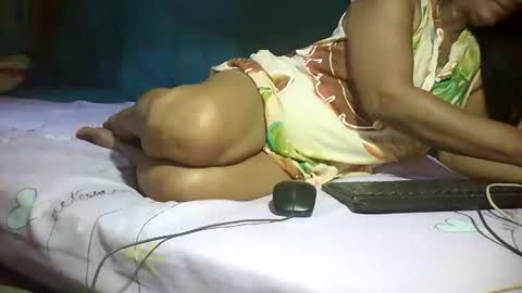 Snapshot of tuchmegently chatting on 02/06/25, 11:26 Mae online show from 02/06/25, 11:26