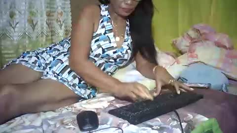 Snapshot of tuchmegently chatting on 03/07/25, 11:07 Mae online show from 03/07/25, 11:07