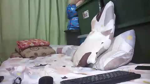 Snapshot of tuchmegently chatting on 09/16/25, 09:27 Mae online show from 09/16/25, 09:27