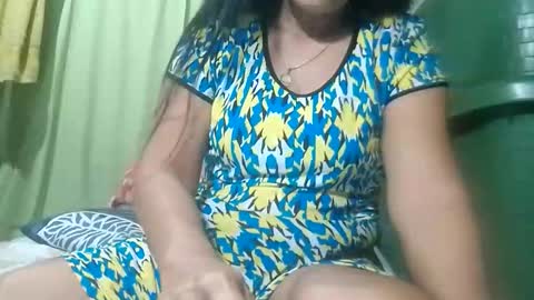 Snapshot of tuchmegently chatting on 10/15/25, 09:26 Mae online show from 10/15/25, 09:26