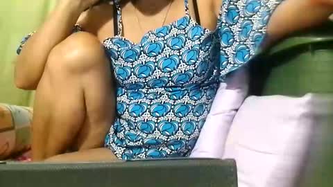 Snapshot of tuchmegently chatting on 12/05/25, 08:38 Mae online show from 12/05/25, 08:38