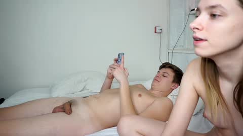 Snapshot of tugruel chatting on 01/17/25, 11:51 Elza and Tim online show from 01/17/25, 11:51