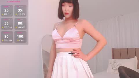 Snapshot of tumilio chatting on 12/19/24, 04:45 TumiLio online show from 12/19/24, 04:45