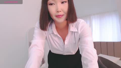 Snapshot of tumilio chatting on 12/21/24, 06:19 TumiLio online show from 12/21/24, 06:19