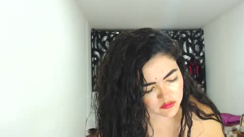 Snapshot of tuti_sex chatting on 01/06/25, 11:42 tuti online show from 01/06/25, 11:42
