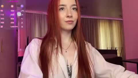 Snapshot of tutti_cutieee chatting on 06/11/26, 08:12 Nika online show from 06/11/26, 08:12
