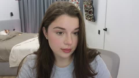 Snapshot of tutti_frutti_ chatting on 12/01/24, 08:42 Ariana online show from 12/01/24, 08:42
