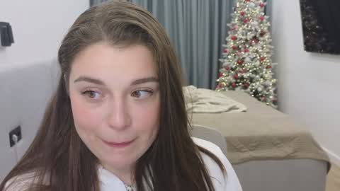 Snapshot of tutti_frutti_ chatting on 01/07/25, 08:10 Ariana online show from 01/07/25, 08:10
