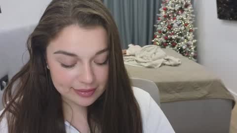 Snapshot of tutti_frutti_ chatting on 01/07/25, 11:14 Ariana online show from 01/07/25, 11:14