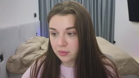 Snapshot of tutti_frutti_ chatting on 01/11/25, 12:22 Ariana online show from 01/11/25, 12:22
