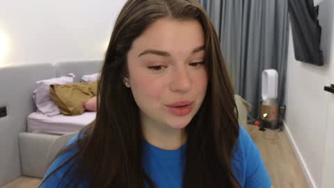 Snapshot of tutti_frutti_ chatting on 02/05/25, 08:57 Ariana online show from 02/05/25, 08:57