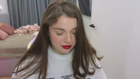 Snapshot of tutti_frutti_ chatting on 02/16/25, 12:08 Ariana online show from 02/16/25, 12:08