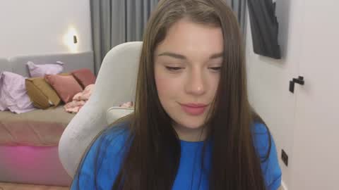 Snapshot of tutti_frutti_ chatting on 02/17/25, 11:31 Ariana online show from 02/17/25, 11:31
