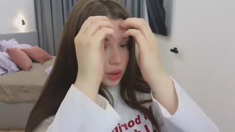 Snapshot of tutti_frutti_ chatting on 03/07/25, 09:48 Ariana online show from 03/07/25, 09:48
