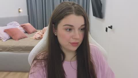 Snapshot of tutti_frutti_ chatting on 03/10/25, 12:29 Ariana online show from 03/10/25, 12:29