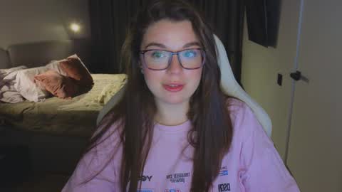 Snapshot of tutti_frutti_ chatting on 09/10/25, 08:09 Ariana online show from 09/10/25, 08:09