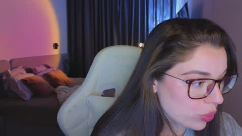 Snapshot of tutti_frutti_ chatting on 10/04/25, 08:51 Ariana online show from 10/04/25, 08:51