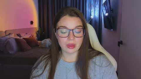 Snapshot of tutti_frutti_ chatting on 10/07/25, 09:12 Ariana online show from 10/07/25, 09:12