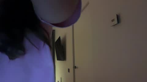 Ariana online show from 04/15/26, 08:09