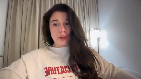 Snapshot of tutti_frutti_ chatting on 05/20/26, 09:10 Ariana online show from 05/20/26, 09:10