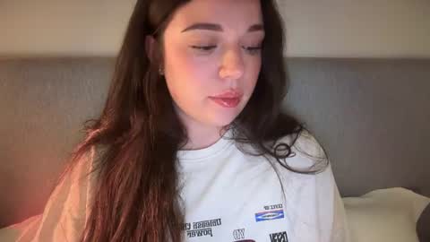 Snapshot of tutti_frutti_ chatting on 07/19/26, 06:55 Ariana online show from 07/19/26, 06:55