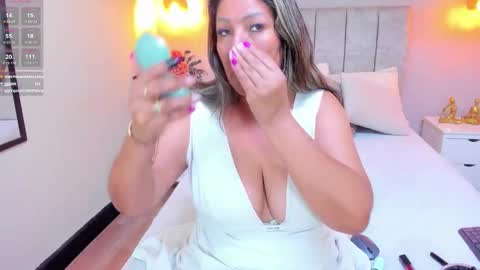 Snapshot of tutu_milf chatting on 10/14/25, 07:14 Tutu online show from 10/14/25, 07:14
