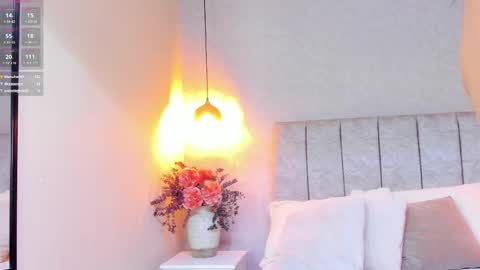 Snapshot of tutu_milf chatting on 10/15/25, 07:14 Tutu online show from 10/15/25, 07:14