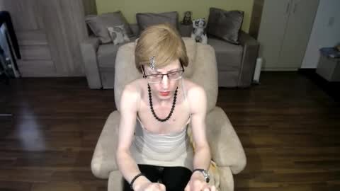 Clementine online show from 03/31/26, 08:37