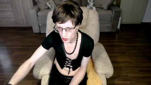 Clementine online show from 04/17/26, 10:51