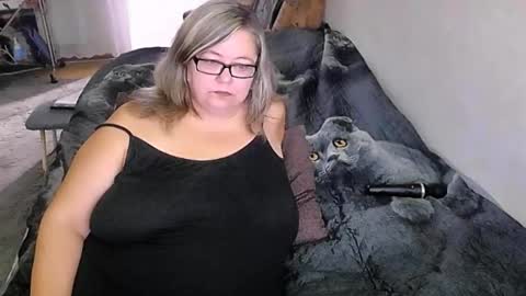 Lana online show from 09/12/25, 12:11