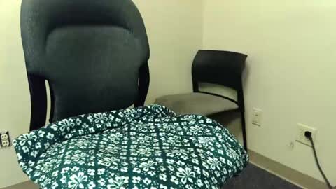 twayne29x online show from 04/22/26, 05:43