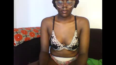 Snapshot of twerking_cheek_1 chatting on 12/31/24, 05:55 Alma online show from 12/31/24, 05:55