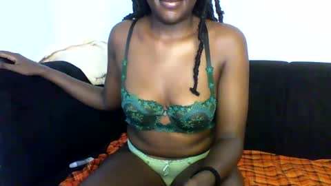 Snapshot of twerking_cheek_1 chatting on 01/03/25, 09:36 Alma online show from 01/03/25, 09:36