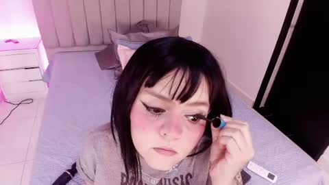 Snapshot of twiggy_sw chatting on 07/15/26, 03:01 Twiggy online show from 07/15/26, 03:01
